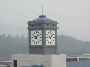 Reloj de Torre de Cuatro Caras Cuadradas