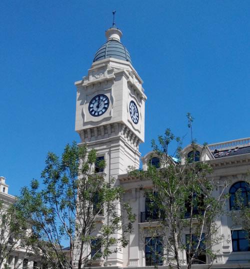 Reloj de Torre de Cuatro Caras con Retroiluminación